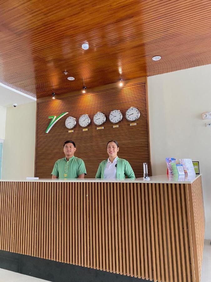 Jrp Vanyard Resort Hotel Kalibo Esterno foto