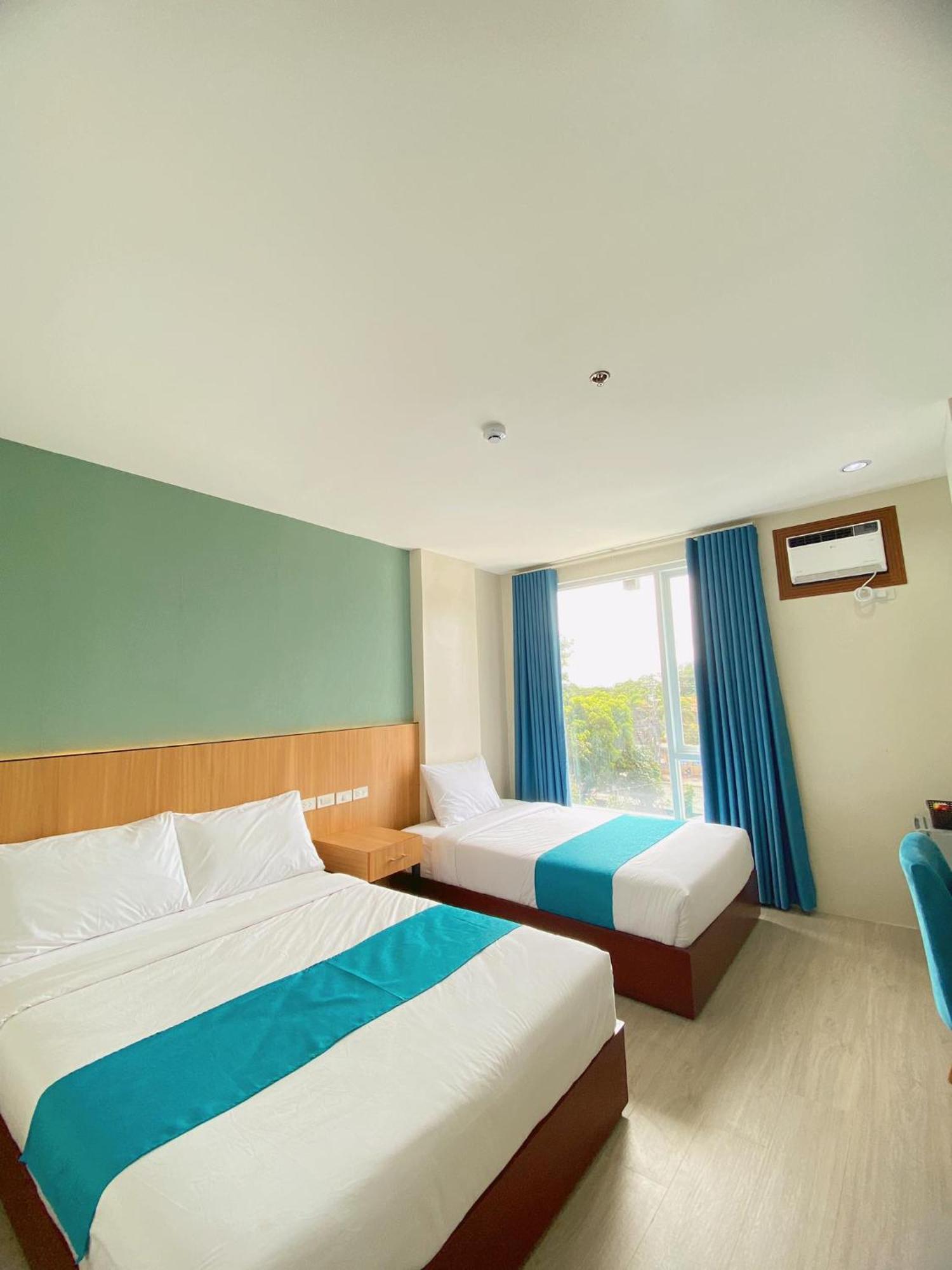 Jrp Vanyard Resort Hotel Kalibo Esterno foto